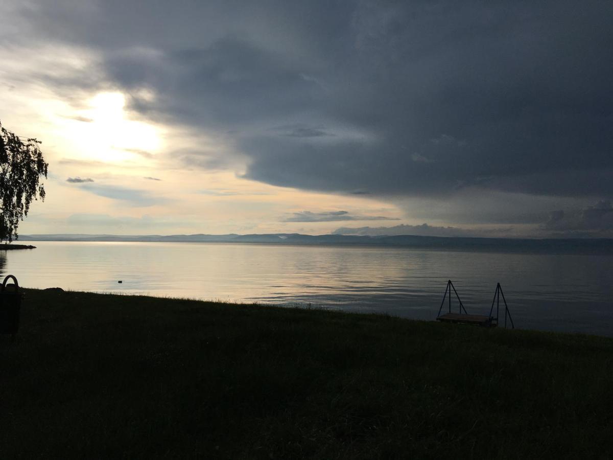 Appartamento Pitypang Apartman Siófok Esterno foto