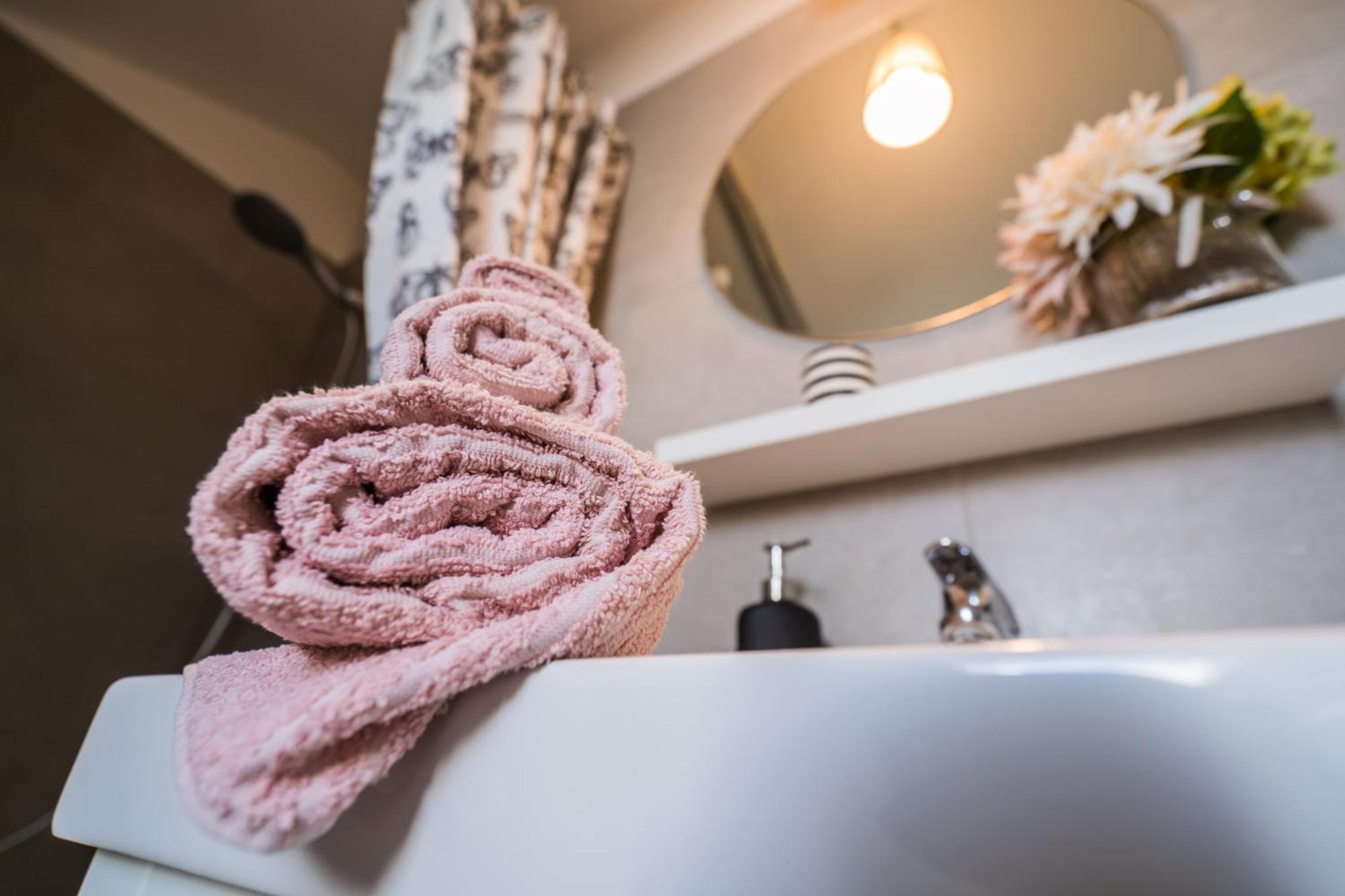 Appartamento Pitypang Apartman Siófok Esterno foto